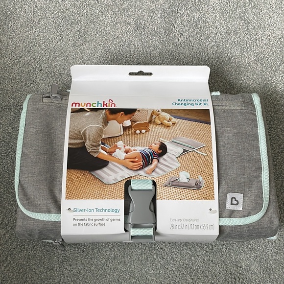 Munchkin Antimicrobial Changing Kit XL - Picture 1 of 2